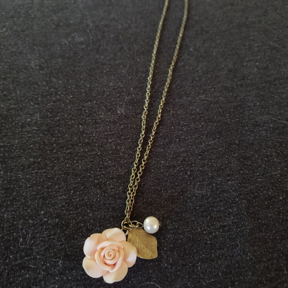 Flower necklace